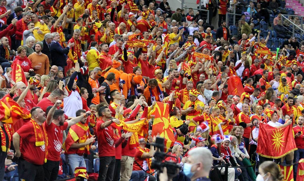 Фалангата доби признание од организаторот – Македонците направија фантастична атмосфера! (Фотогалерија)