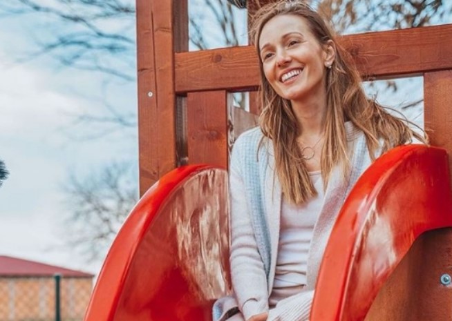 Феноменот Јелена Ѓоковиќ: Како скромната девојка од соседството стана жена која ја следат светските папараци?