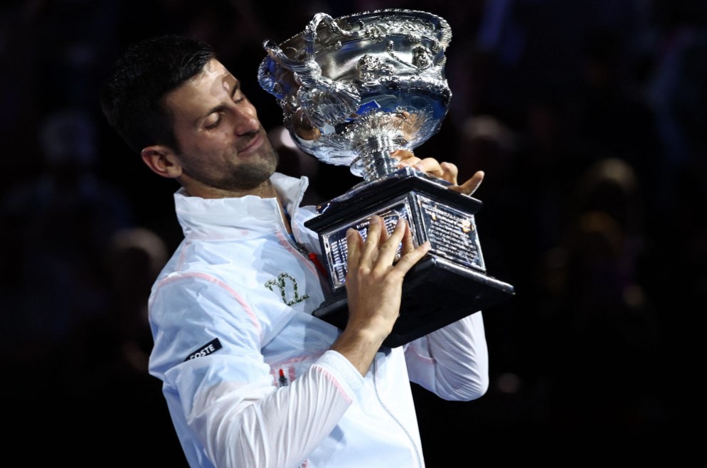 (Видео) Ѓоковиќ се расплаче: Бура од емоции по освојувањето на Австралија опен