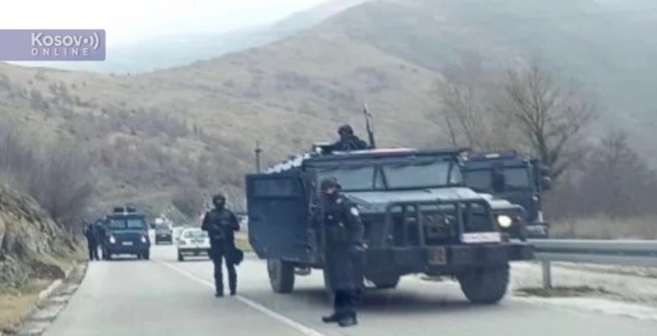 Косовски полицајци пукаа во возило на Срби, Вучиќ на вонредно обраќање вечерва