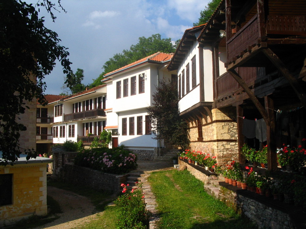 Ова е еден од најубавите манастири во Македонија, направен е на вода, а чудотворната икона дава блогодат на сите верници