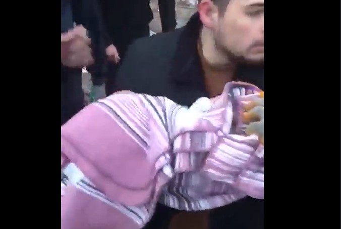 55 часа по земјотресот спасено е уште едно бебе (Видео)
