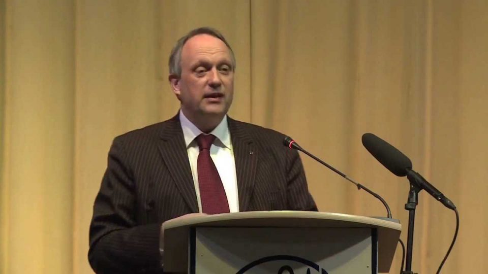 Ван ден Берг: ЕУ го губи кредибилитетот со двојниот аршин кон Бугарите во Македонија и кон Македонците во Бугарија