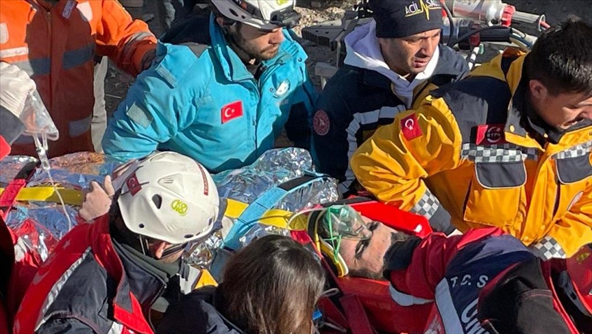 18 годишниот Четин по 200 часа под урнатините, конечно виде дневна светлина!