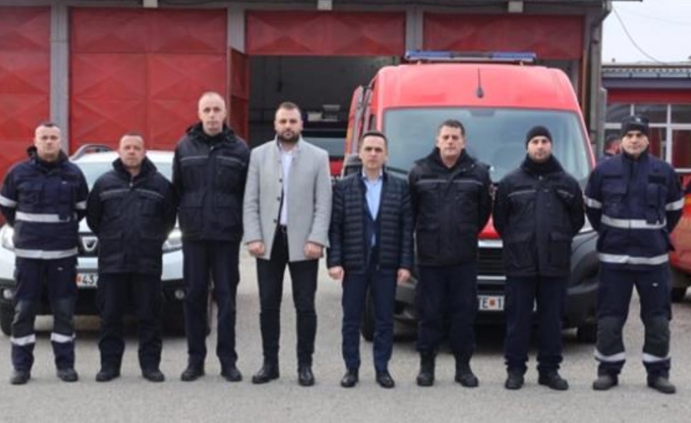 ДЕВЕТ ПОЖАРНИКАРИ ОД ТЕТОВО ЌЕ ПОМАГААТ ВО ПОДРАЧЈАТА ПОГОДЕНИ ОД ЗЕМЈОТРЕС ВО ТУРЦИЈА