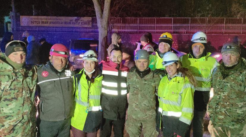 Oва се македонските херои кои cпacиja 5-годишно детенце од ypнатините – По 10 саати копање успеале да го извлечат (Фото)