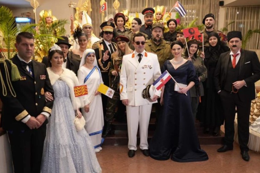 Реакции за фотографија на Костадинов – на неа има нацистичко знаме!?