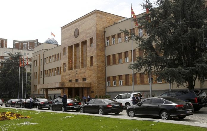 Пратеник ги правда патните трошоци… Немаме службени возила, сами менуваме гуми, сами ги регистрираме возилата…