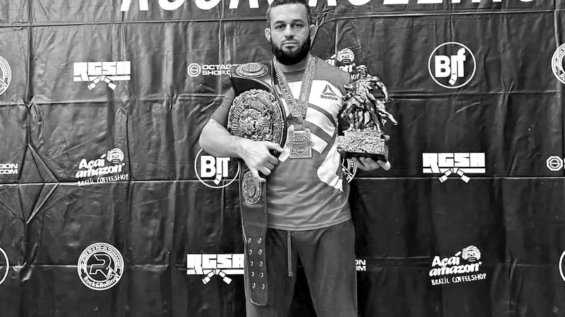 Убиен светски шампион пред својата куќа (ВОЗНЕМИРУВАЧКО ВИДЕО)