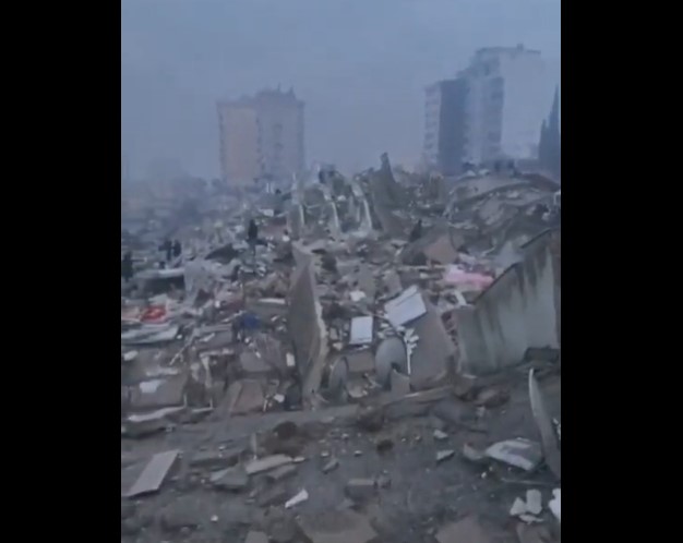 Страшна ДЕСТРУКЦИЈА – ВОЗНЕМИРУВАЧКИ ВИДЕА ОД ЗЕМЈОТРЕСОТ ВО ТУРЦИЈА