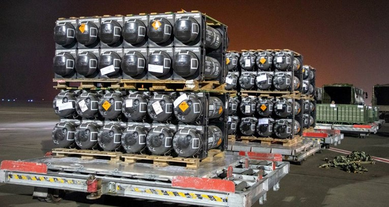 ЕВРОПА ОСТАНА БЕЗ ОРУЖЈЕ И МУНИЦИЈА, Украина ги изеде резервите!