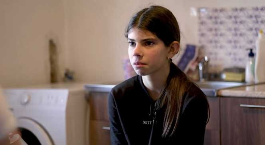 Малата Марија од Радовиш: Ми требаат патики, ме болат нозете, но не ѝ кажувам на мама да не тагува