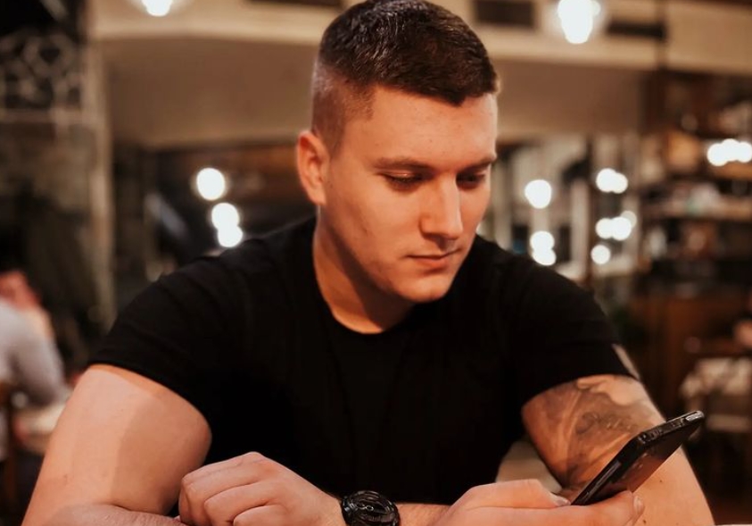 БИЗАРНА НЕСРЕЌА: Загина млад пејач од „Ѕвездите на Гранд“