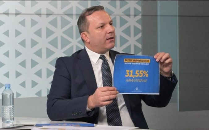 Мистериозна сила повторно ги повлече специјалците кои се подготвуваа за уривање на дивоградби на ,,Пластичарска”