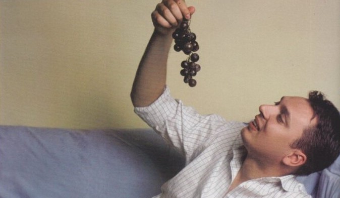 ПЛЕЈБОЈ издание од 2004-та со Вучиќ на кревет се продава за 855 ЕВРА !