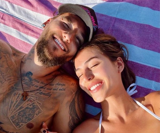 Љубов наша, едвај те чекаме: Бремената Анастасија го покажа стомакот