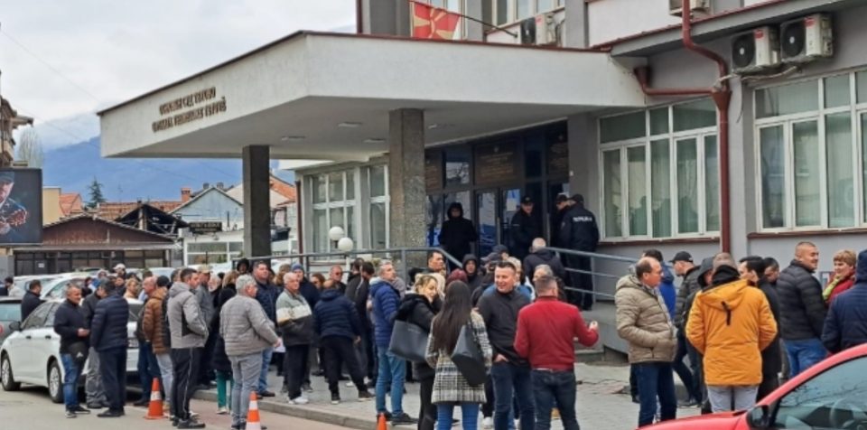 „За време на пандемијата работеше 24/7 – наместо да го наградат, го влечат по судници“