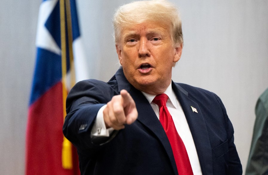 УАПСЕН Е ДОНАЛД ТРАМП ! Не можам да поверувам дека ова се случува во Америка (ВИДЕО)