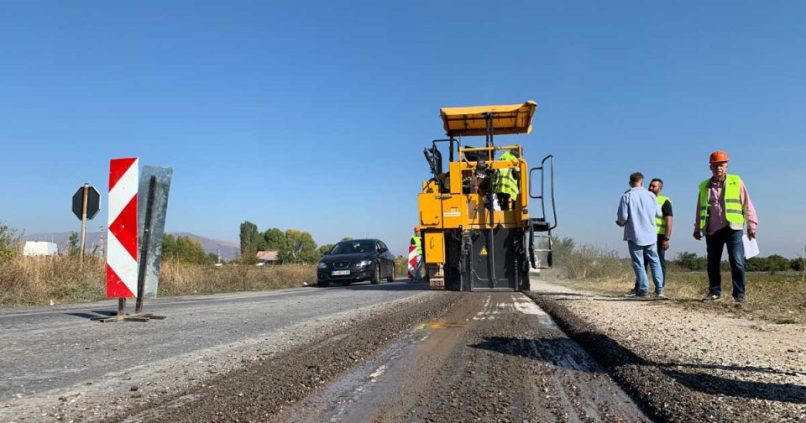 Министрите нека работат по 60 часа неделно за плата на градежен работник