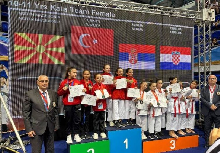 Најмладите од Македонската карате репрезентација со СЕДУМ МЕДАЛИ од Балканското првенство