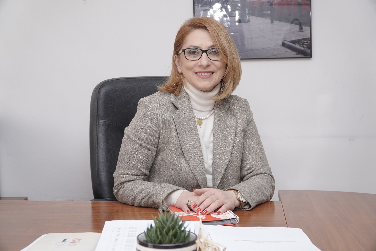 „ПУ ПУ НЕ ВАЖИ“ заменик министерката за правда Аврамовска Мадиќ се правда дека направила лапсус: Мислев на Евреите, им се извинувам на Егејците