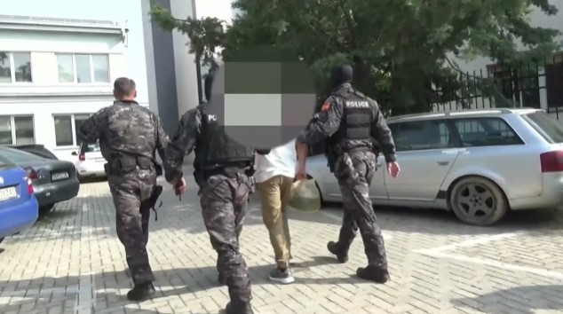 ВИДЕО ОД АПСЕЊАТА: Сузбиена организирана меѓународна група за криумчарење мигранти