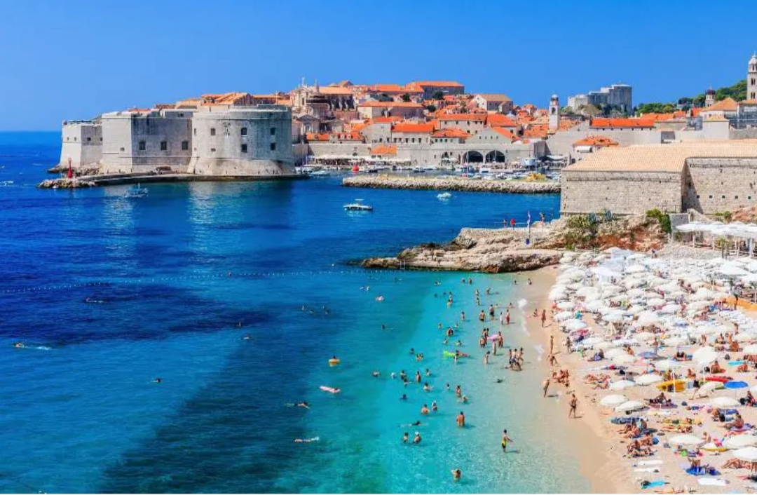 Фактор: ЗЕМАМ ПЛАТА ИЛЈАДА ЕВРА, РАБОТАМ ОСУМ ЧАСА, ИМАМ ТРИ БЕСПЛАТНИ ОБРОЦИ И БЕСПЛАТНО СМЕСТУВАЊЕ: Македонка во Хрватска