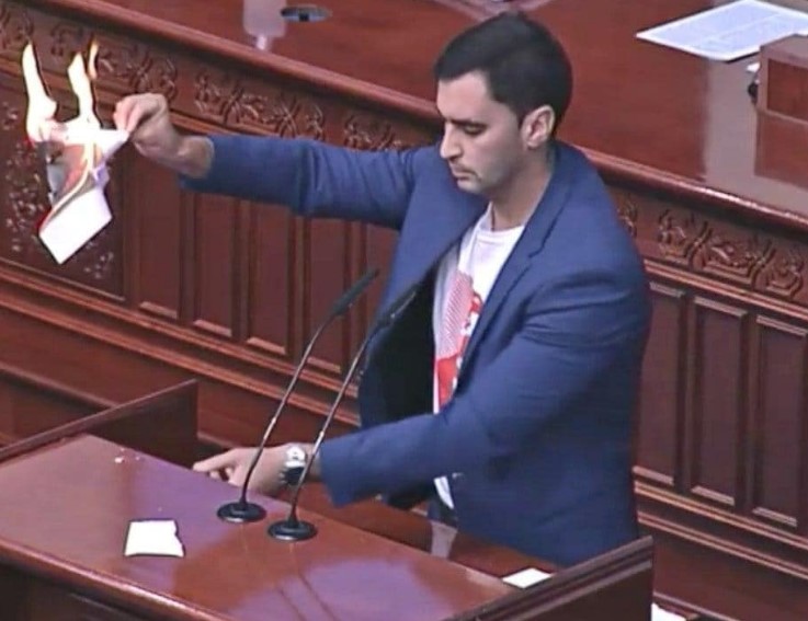 Јаулески: Уставни измени – МА НИ ПОД РАЗНО !