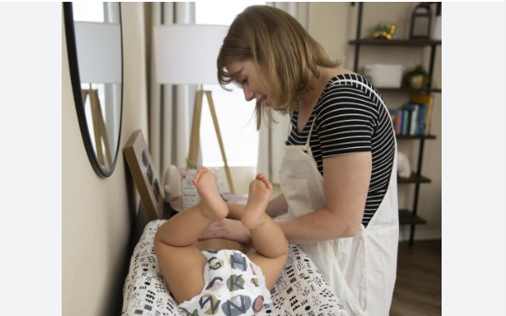 ДВА МЕСЕЦИ државата ги остави БЕЗ ПАРИ за пелени и млеко – НЕМА ИСПЛАТА НА ПОРОДИЛНО