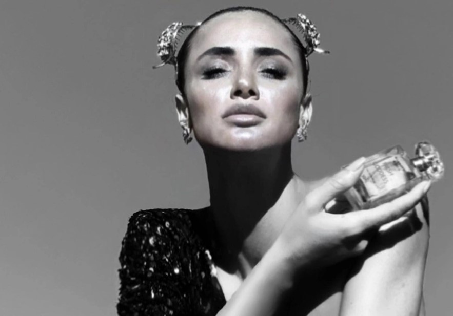 ИНФЛУЕНСЕРКА НАПРАВИЛА ПАРФЕМ ОД СОПСТВЕНА ПОТ!