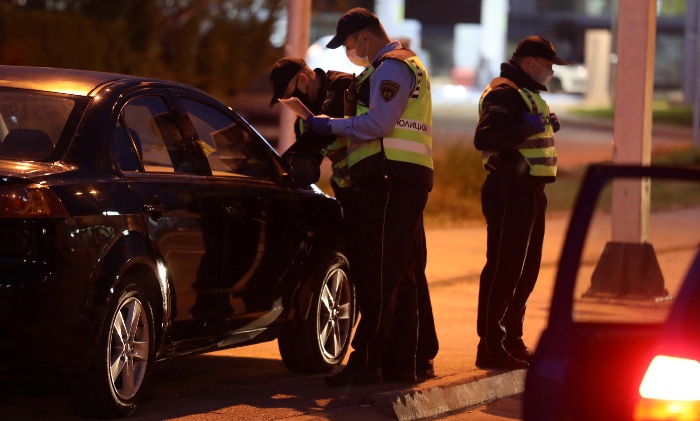 Македонија и сè е можно: Платил 350 евра рушвет за возачка, па се жалел во полиција дека не му завршиле работа