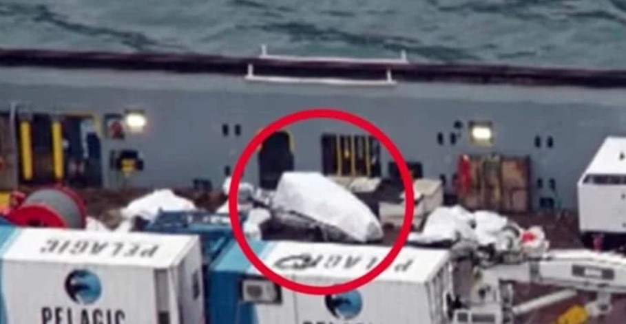 Извлечени остатоците од подморницата Титан (Видео)