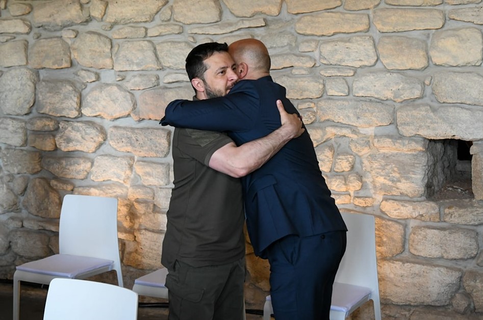 Ковачевски и Зеленски се фрлија ВО ПРЕГРАТКА (Фото)