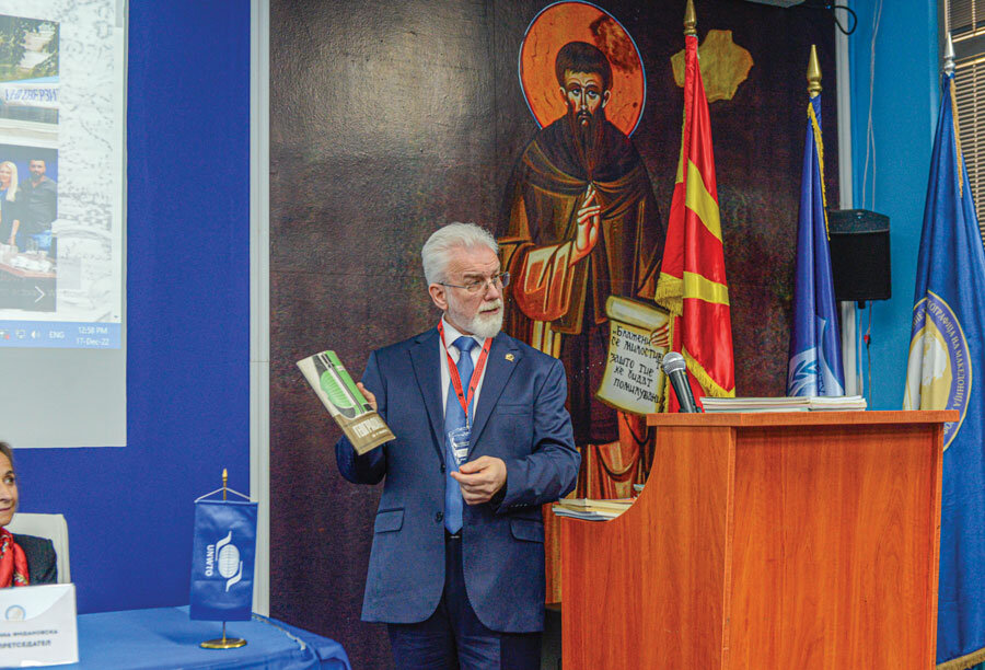 „Не смееме да си дозволиме да бидеме учесници во сопственото уништување со кратење на историјата и на географијата во наставата“