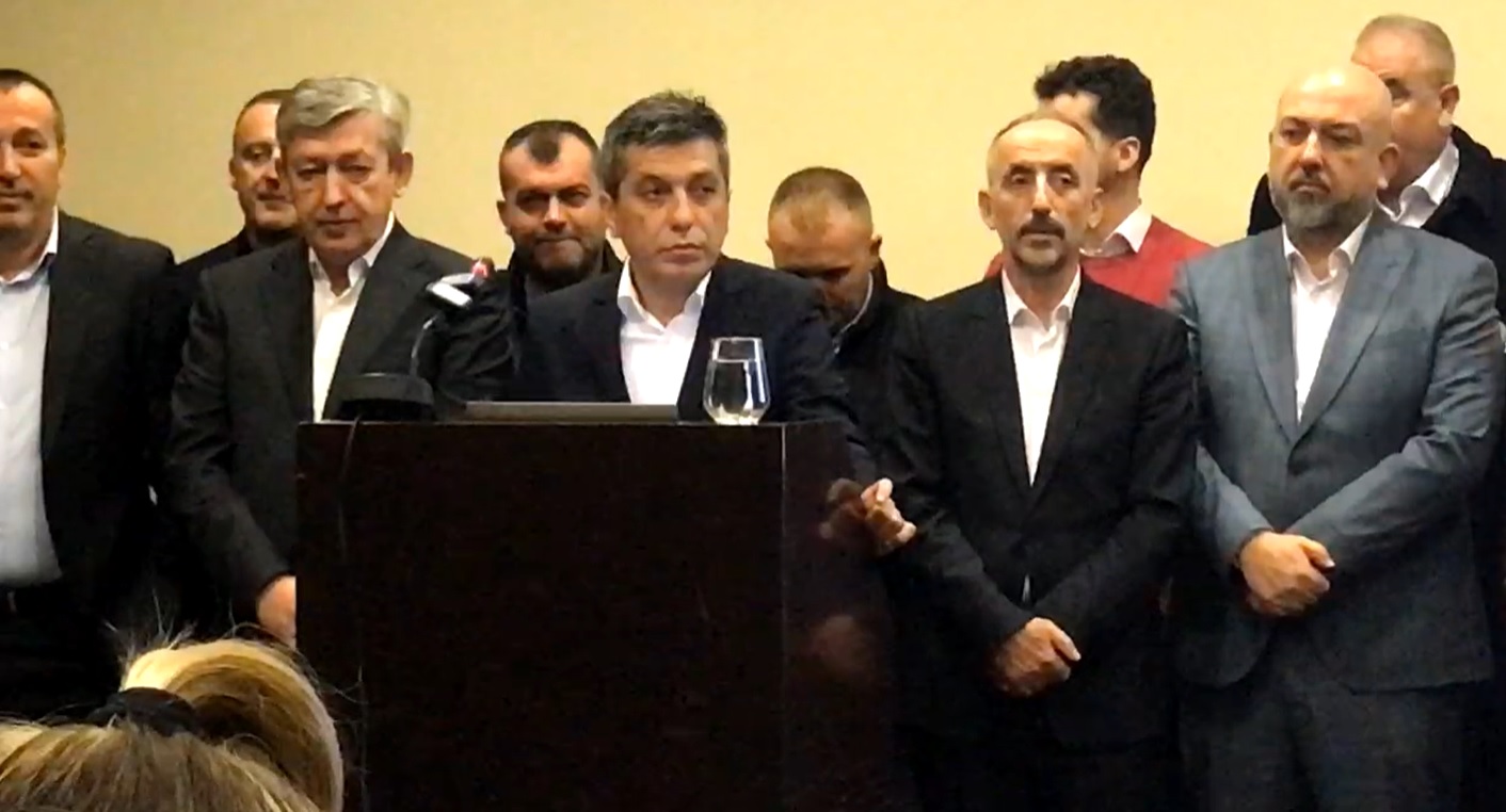 Тројца пратеници на ДУИ од утре одат во опозиција, Меџити формира нова партија