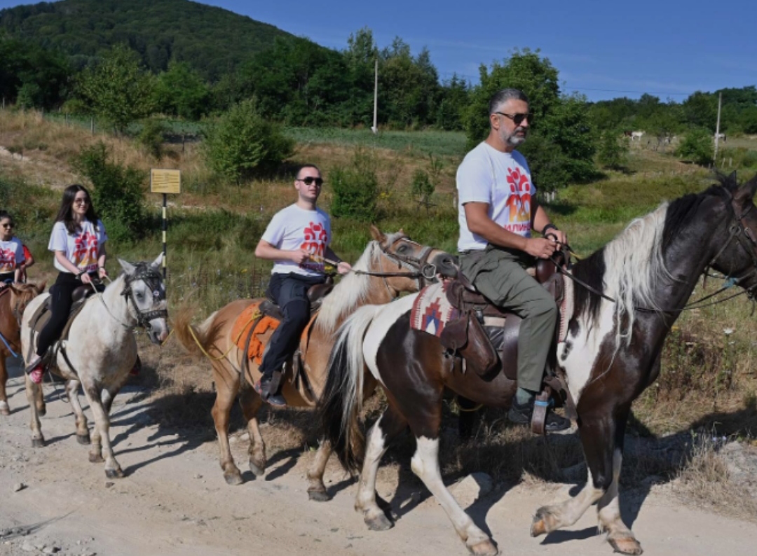 СДСМ на чело со Зечевиќ, се качија на коњи