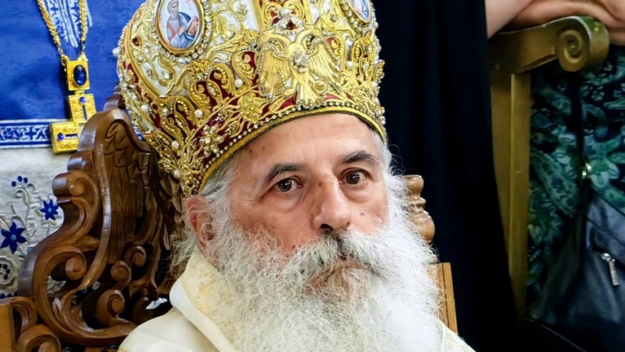 Владиката Петар ги прогласи новинарите за фанаридиоти, а Партениј го нарече теле