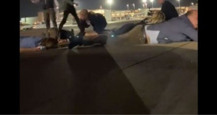 Драма на аеродромот во Тел Авив, Шолц евакуиран од авионот (ВИДЕО)