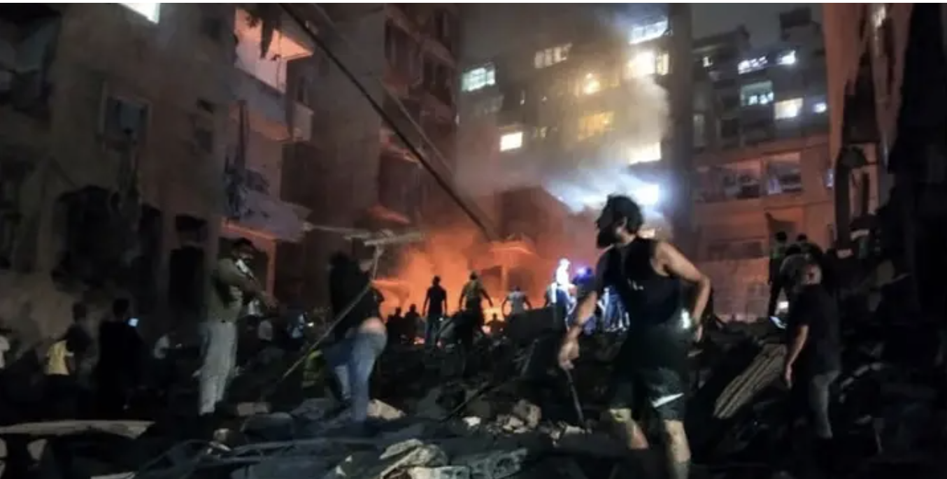 Се урна зграда во Бејрут по нападите на Израелците, бројот на жртвите постојано расте (ВИДЕО)