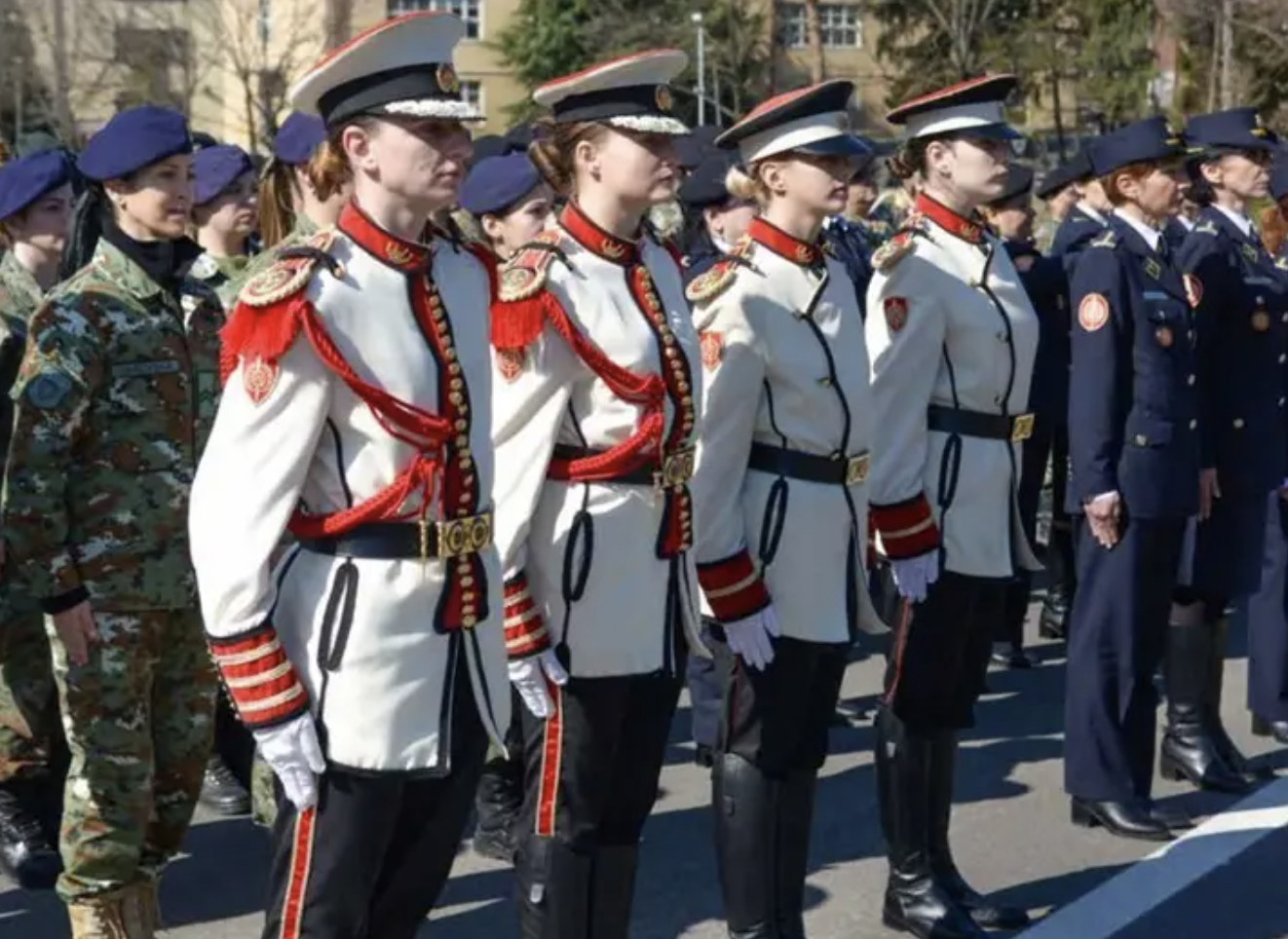 Историски момент: Претседателката Сиљановска Давкова ќе назначи прва жена генерал во Армијата!