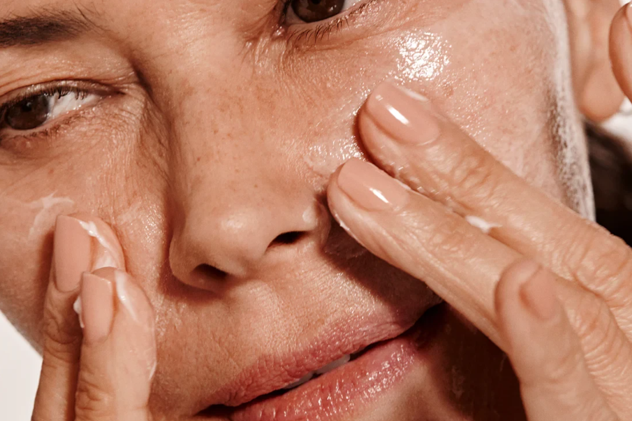 Намирници кои ги конзумирате секојдневно, а прават да изгледате 10 години постари