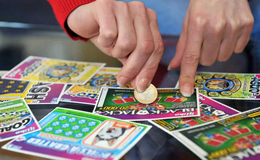 Добиле половина милион евра на грепки, а сега не можат да си ја подигнат наградата