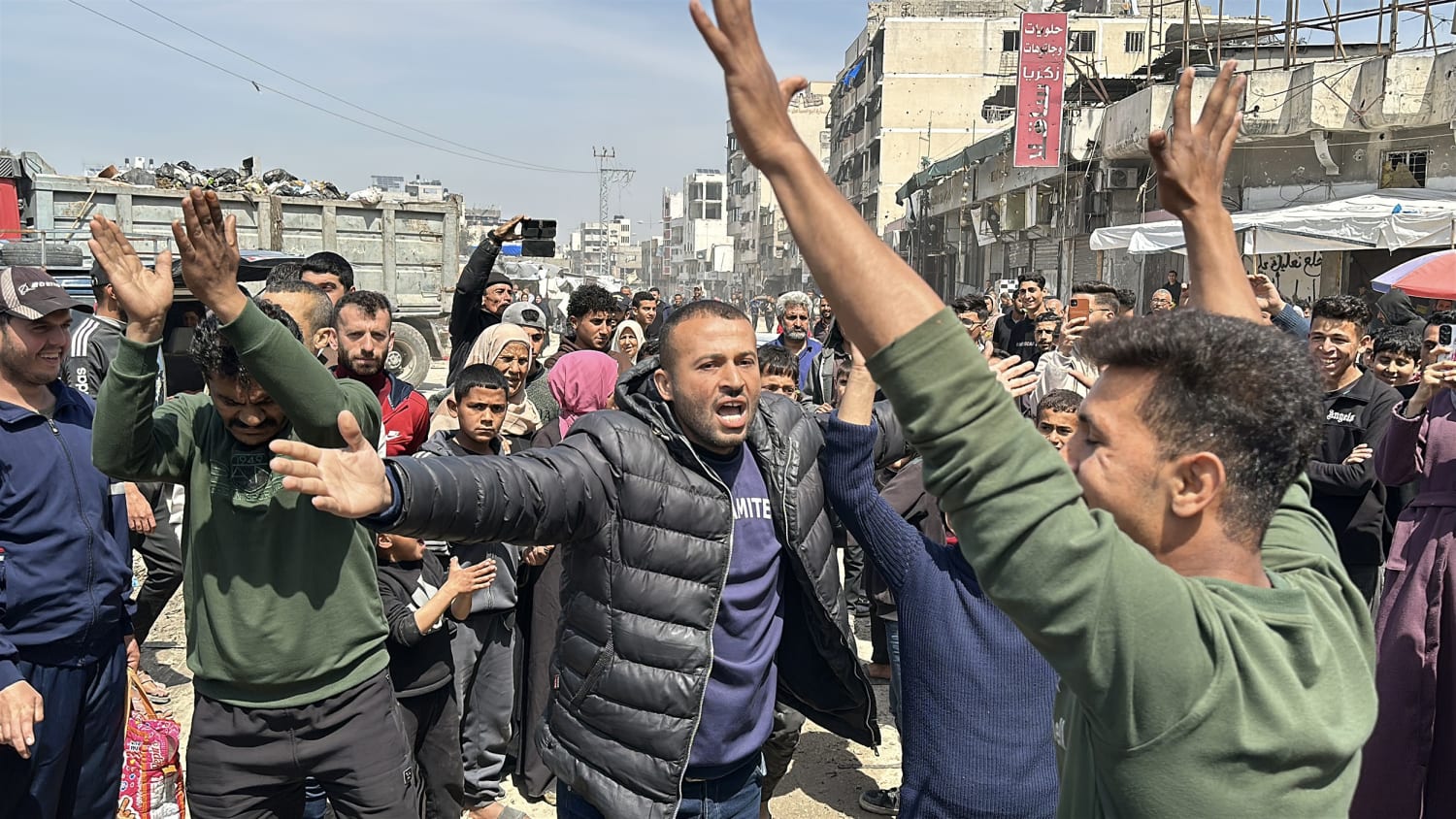 Палестинците се кренаа против Хамас: Масовни протести во Газа