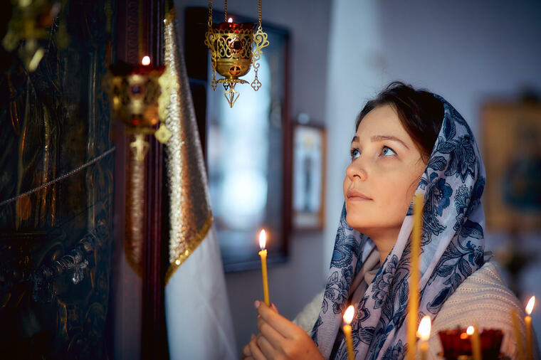 МОЛИТВА КОЈА СЕ КАЖУВА ЗА ВРЕМЕ НА ВЕЛИГДЕНСКИТЕ ПОСТИ: Ни дава сила секој ден да истраеме!