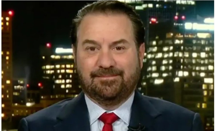 Амабсадорот на САД во Белград ги крстил своите кучиња “РАКИЈА” и “ПИВО”