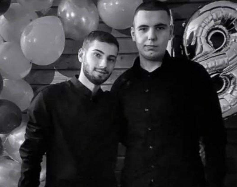 Заедно седеа во клупа, заедно заминаа кај ангелите – Наставничката Елена се прости од Никола и Матеј кои загинаа во пожарот