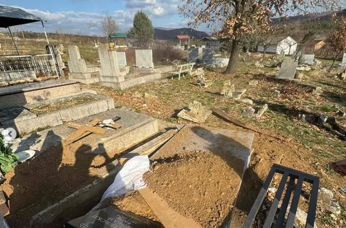 Некој го откопал гробот на Зоки Фаци, најверојатно барал злато (ФОТО)