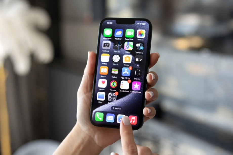 Со помош на оваа опција, хакерите можат да го следат секој телефон