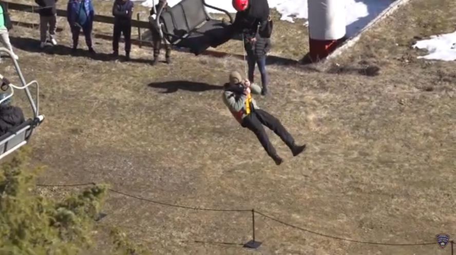 ВИДЕО: Показна вежба на специјалните единици – спасување патници од жичара