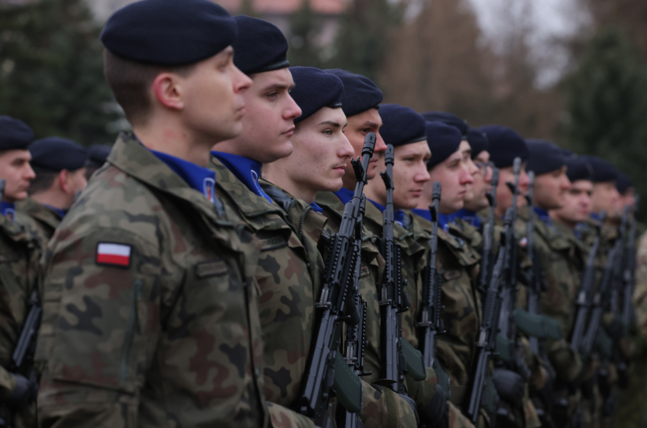 Полска се подготвува за војна: Секој маж мора да оди во војска
